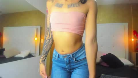 Snapshot of little_jenni chatting on 15, 1, 2025 online show from 15, 1, 2025