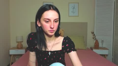 Snapshot of little_mollee chatting on 13, 10, 2025 little_mollee online show from 13, 10, 2025