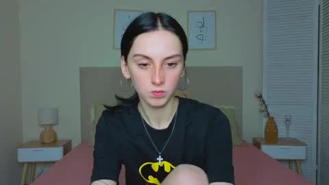 Snapshot of little_mollee chatting on 17, 10, 2025 little_mollee online show from 17, 10, 2025