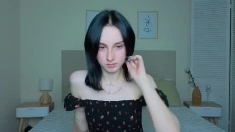 Snapshot of little_mollee chatting on 22, 10, 2025 little_mollee online show from 22, 10, 2025