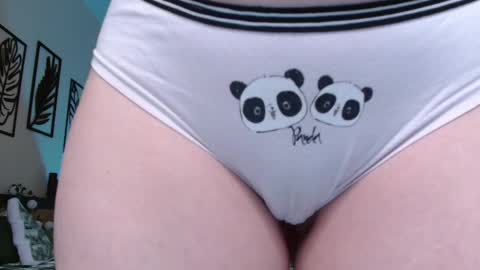 Snapshot of little_pearl_ chatting on 12, 2, 2025 Adaline online show from 12, 2, 2025