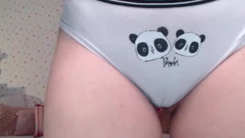 Snapshot of little_pearl_ chatting on 11, 9, 2025 Adaline online show from 11, 9, 2025
