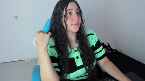 Laire  online show from 17, 12, 2025