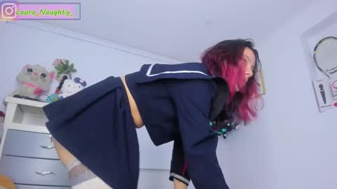 Im Laura. buy my contentcompra mi contenido offline  online show from 13, 1, 2025