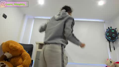 Im Laura. buy my contentcompra mi contenido offline  online show from 13, 1, 2025