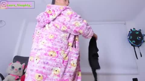 Im Laura. buy my contentcompra mi contenido offline  online show from 17, 1, 2025