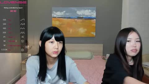 Yena and Gabby online show from 9, 9, 2025