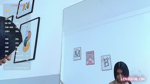 Snapshot of littlee_emilyy_ chatting on 4, 12, 2024 Emily  online show from 4, 12, 2024