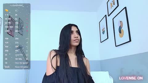 Snapshot of littlee_emilyy_ chatting on 4, 12, 2024 Emily  online show from 4, 12, 2024