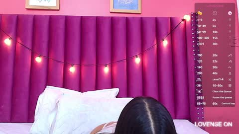 Snapshot of littlee_emilyy_ chatting on 28, 1, 2025 Emily  online show from 28, 1, 2025