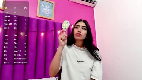 Snapshot of littlee_emilyy_ chatting on 22, 2, 2025 Emily  online show from 22, 2, 2025