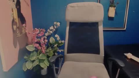 Snapshot of littleindianmilf chatting on 8, 10, 2025 littleindianmilf online show from 8, 10, 2025