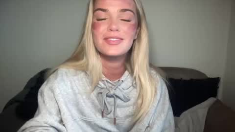 Snapshot of littlemaryjane19 chatting on 10, 1, 2025 Marciabrady online show from 10, 1, 2025