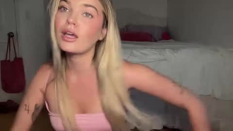 Snapshot of littlemaryjane19 chatting on 19, 9, 2025 Marciabrady online show from 19, 9, 2025