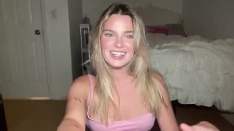 Snapshot of littlemaryjane19 chatting on 17, 10, 2025 Marciabrady online show from 17, 10, 2025