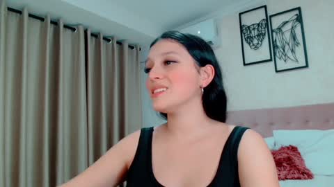 Sarahs Room online show from 31, 12, 2024