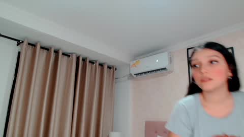 Sarahs Room online show from 4, 1, 2025