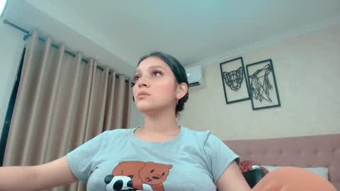 Sarahs Room online show from 5, 2, 2025