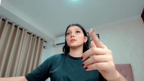 Sarahs Room online show from 20, 2, 2025