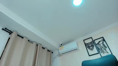 Snapshot of littlemolly_pregnant chatting on 29, 11, 2025 Sarahs Room online show from 29, 11, 2025