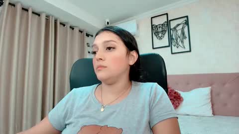 Snapshot of littlemolly_pregnant chatting on 9, 1, 2026 Sarahs Room online show from 9, 1, 2026