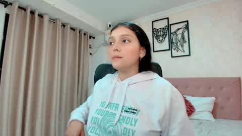 Snapshot of littlemolly_pregnant chatting on 9, 3, 2026 Sarahs Room online show from 9, 3, 2026