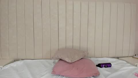 im olivia IG littleolivia01 online show from 13, 1, 2025