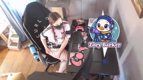 Snapshot of littlezoey2007 chatting on 20, 9, 2025 littlezoey2007 online show from 20, 9, 2025