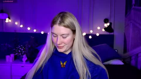 Snapshot of liv_fay chatting on 2, 3, 2025 Liv 3 online show from 2, 3, 2025