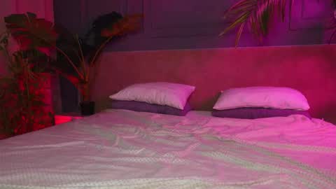 Snapshot of liv_fay chatting on 4, 12, 2025 Liv 3 online show from 4, 12, 2025