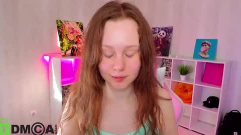 livelyluna online show from 1, 10, 2025