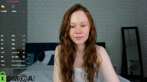 livelyluna online show from 8, 10, 2025