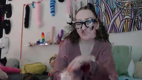 Snapshot of livingtrash chatting on 18, 12, 2025 livingtrash online show from 18, 12, 2025