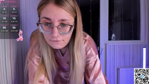 Snapshot of livyybosom chatting on 20, 1, 2025 My name is Livy Nice to meet you Thumbs up please its important online show from 20, 1, 2025