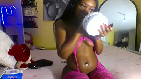 Snapshot of liyahs_lair chatting on 9, 11, 2025 liyah online show from 9, 11, 2025