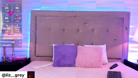 Snapshot of liz_grey_ chatting on 4, 2, 2025 online show from 4, 2, 2025
