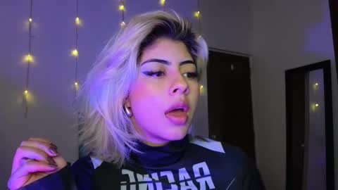 Snapshot of lizambarr chatting on 11, 2, 2025 Lizeth online show from 11, 2, 2025