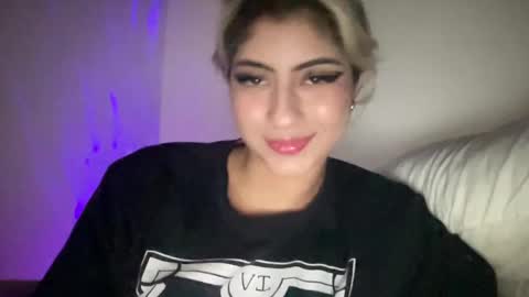 Snapshot of lizambarr chatting on 23, 2, 2025 Lizeth online show from 23, 2, 2025