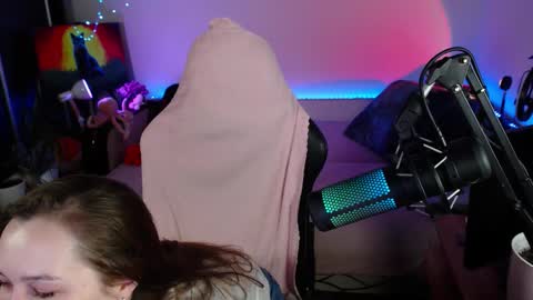 Snapshot of lizaswan chatting on 22, 11, 2025 LIzaSwan online show from 22, 11, 2025