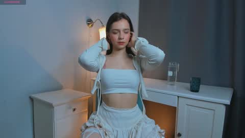 Hello there im Amelia Im new here Lets have fun online show from 18, 12, 2024