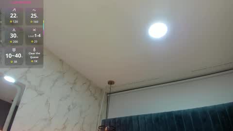 Lizz lunaaa online show from 4, 2, 2026