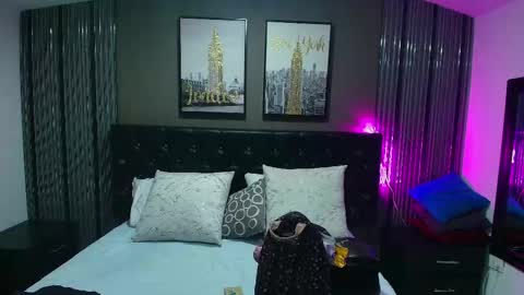 Lizz  online show from 4, 10, 2025