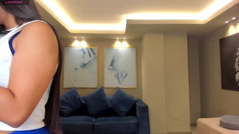 Lizzi  online show from 7, 1, 2025