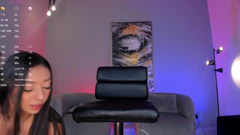 Lizzi  online show from 8, 1, 2025