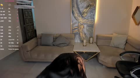 Lizzi  online show from 4, 2, 2025