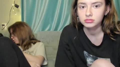 lizzi_muur online show from 27, 12, 2024