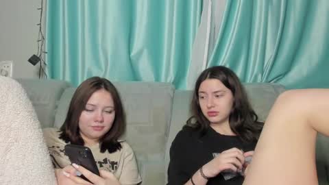 lizzi_muur online show from 25, 1, 2025