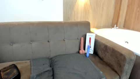 lizzie_williamss online show from 24, 11, 2025