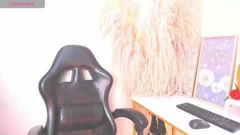 Lizzy  online show from 26, 9, 2025