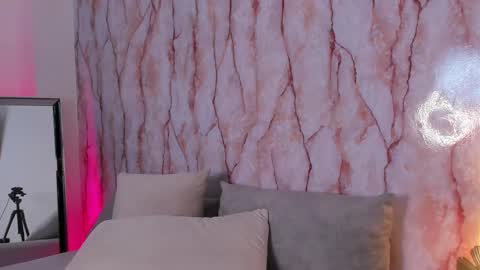 lizzyphoeniix online show from 27, 2, 2025